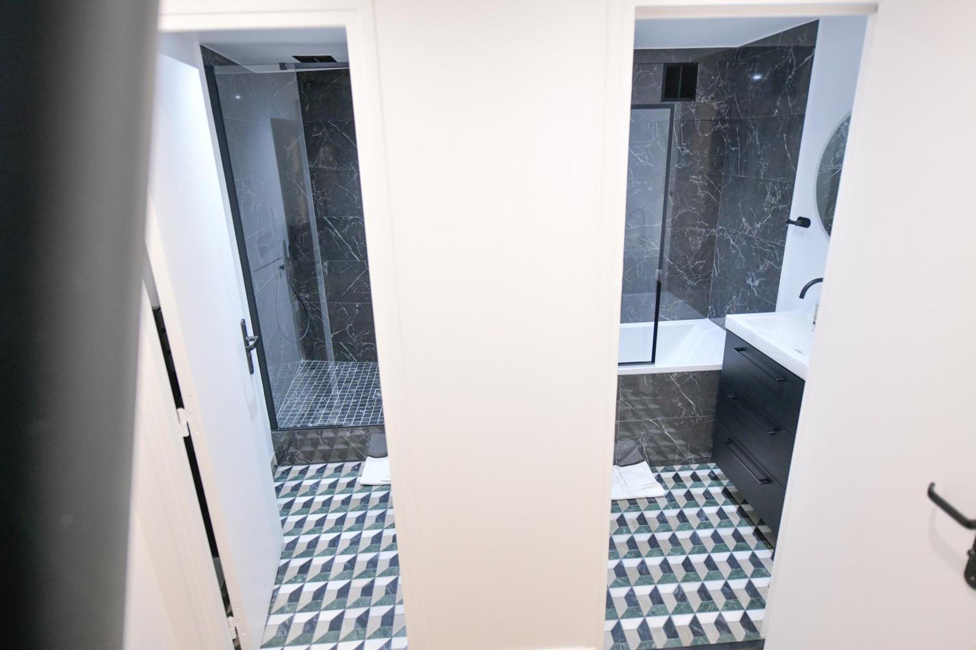 Montmartre Marvel! Designer Apartment Near Metro Parigi Esterno foto
